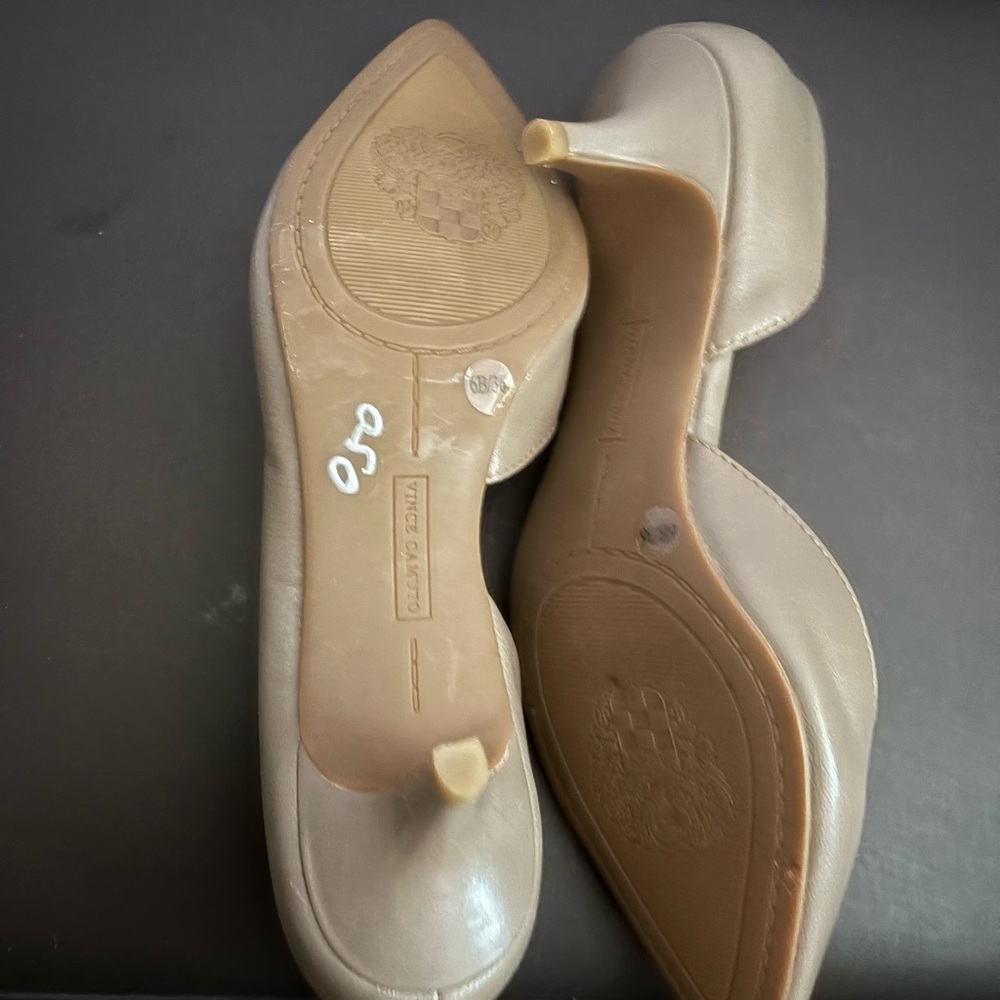 Vince Camuto Classic Tan Heels
